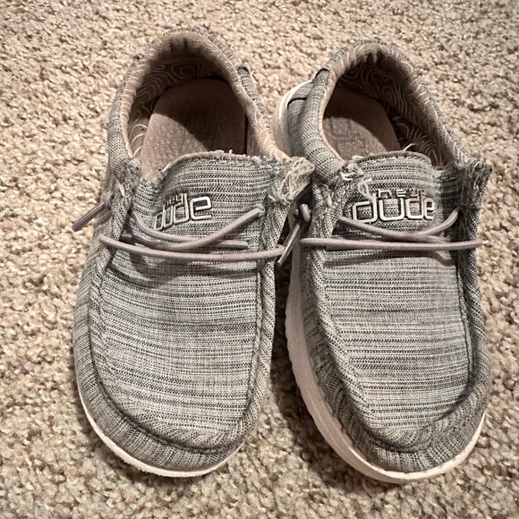 Gray toddler size 9 hey dudes - Picture 2 of 3